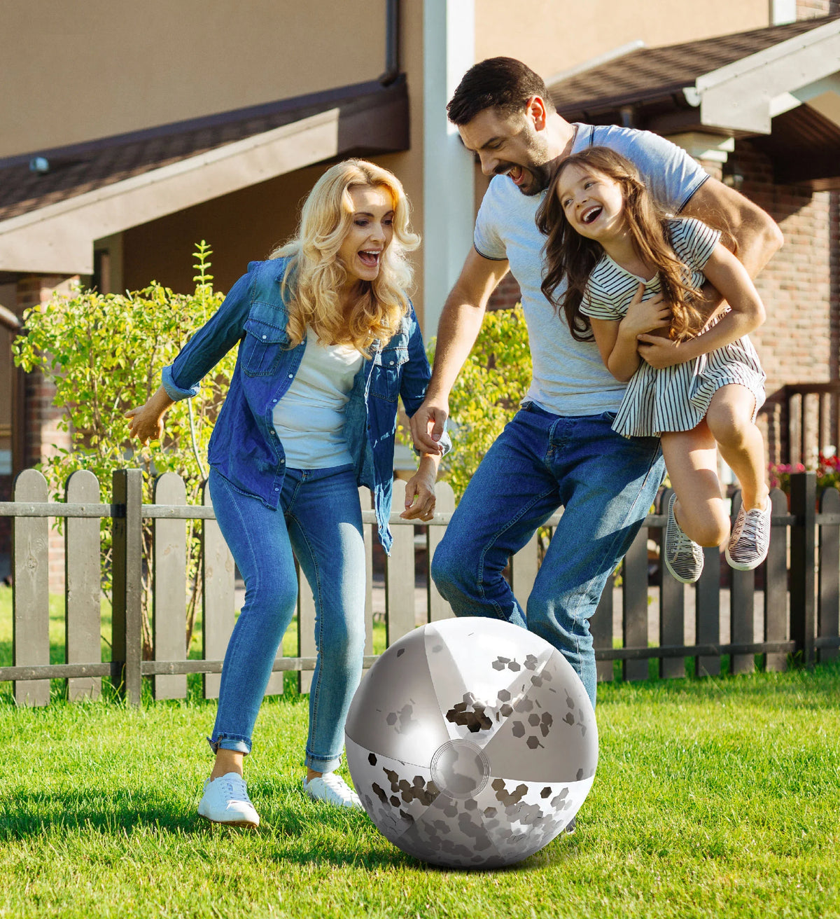 Mozlly Bundle of Silver & Gold Inflatable Beach Balls Set of 4 - Premium Heavy Duty Confetti Pool Balls, Size 16 Inch, Fun Fluid Pool Float Toys for Beach, Lake, Party, Vacation, Decor - 4 Pack
